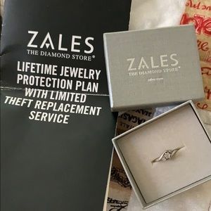 Zales “Elegant Ring” Diamond Promise Ring 💍
